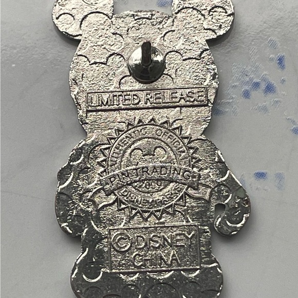 Disney Vintage 2009 Vinylmation Thanksgiving Mickey Turkey Pin Limited Release - Picture 2 of 2